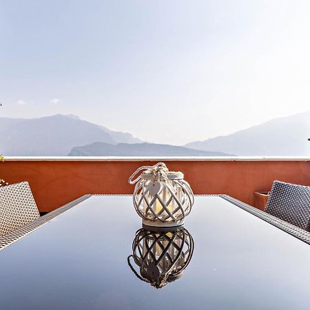 Apartamento Casa Sara With Swimming Pool Riva del Garda Exterior foto